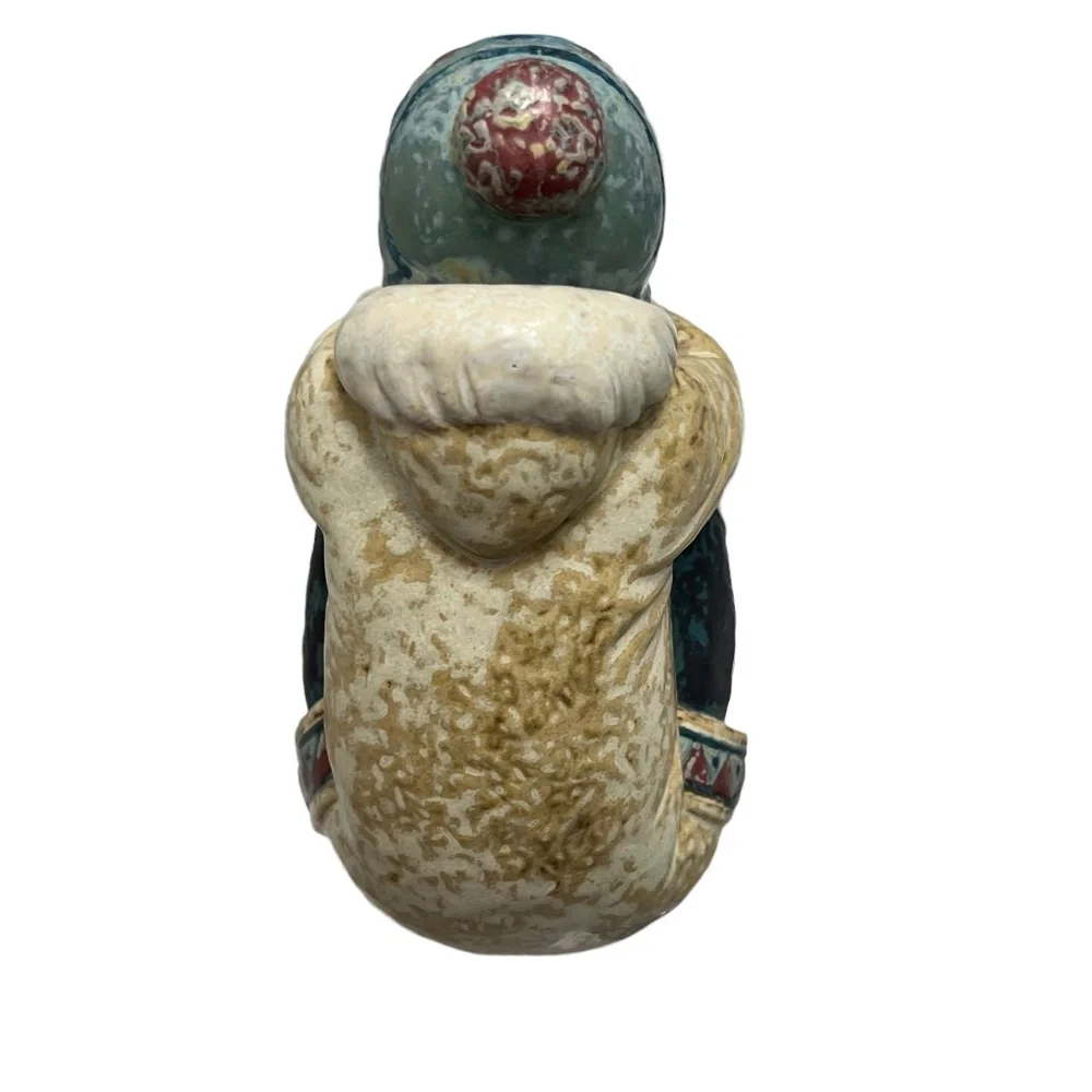 LLADRO PENSIVE ESKIMO BOY FIGURINE